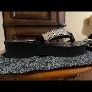 Blazin Roxx rhinestone flip flops. Size 10M womens.